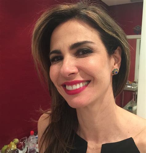 Luciana gimenez cai endemoniada, superpop ao vivo! Corpão e rosto 20 anos mais jovem: Luciana Gimenez explica como - Glamour | Celebridades