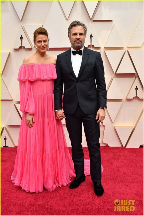 Mark ruffalo's new film tells the story of environmental lawyer rob billot who took on dupont over emma thompson and mark ruffalo among signatories of open letter to secretary general. Mark Ruffalo & Wife Sunrise Coigney Couple Up For Oscars ...