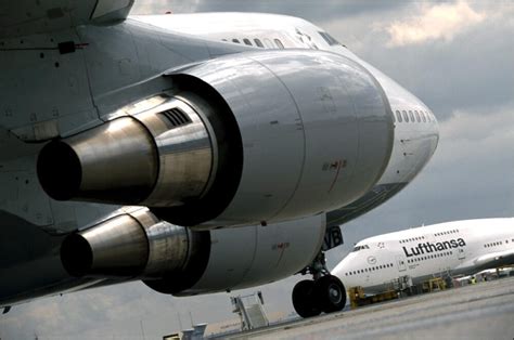 Lufthansa Sending Boeing 747s To Retirement In Mojave Desert Simple
