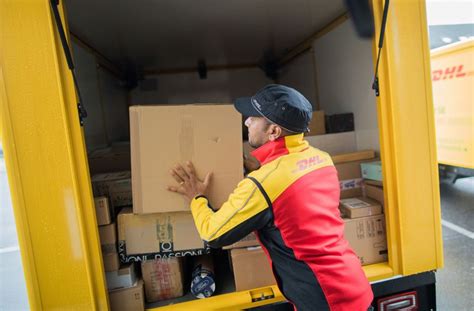 Update nachdem dhl die preise für päckchen und pakete für privatkunden am 1. Deutsche Post: Pakete für Privatkunden werden wieder ...