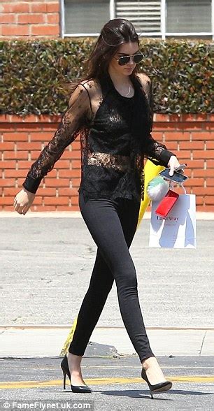 Sep 19, 2012 · kendall jenner height weight body statistics trivia. Kendall Jenner and Khloe Kardashian eat pizza with Scott ...
