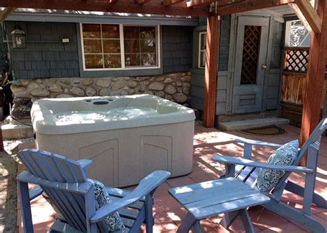 Lake hemet recreation company is an authorized concessionaire of the lake hemet municipal water district and a part of urban park concessionaires, dba. Romantic Cabin near Lake Hemet in California