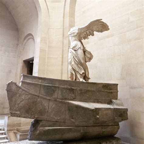 Famous Sculptures In The Louvre