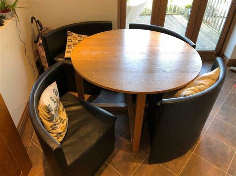 Do Round Dining Tables Save Space