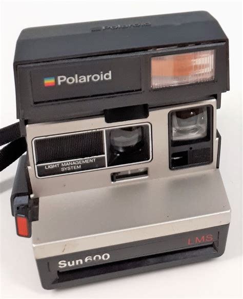 Polaroid Sun 600 Lms Instant Film Flash Land Camera With Strap Vintage