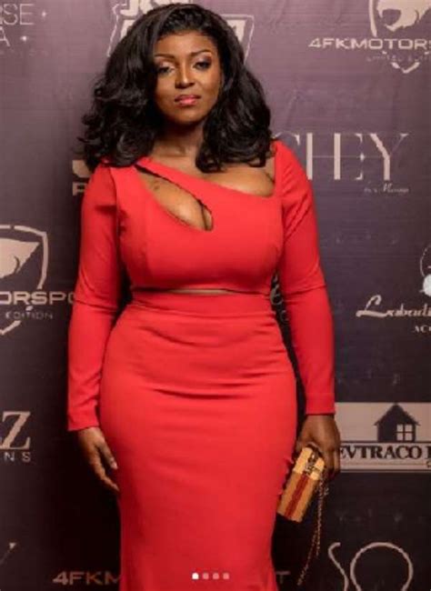 yvonne okoro on why she struggled to tame her big “boobs” miss universe 2018