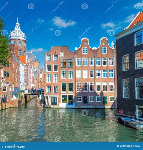 Famous Floating Houses Of Amsterdam Old Houses Are Built In The Water