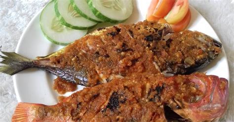 Kuahnya gurih pekat dengan rasa rempah. Resep Kakap Bakar Istimewa yang Cukup Mudah dibuat