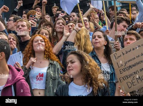 Crowd People Angry Shouting Hi Res Stock Photography And Images Alamy