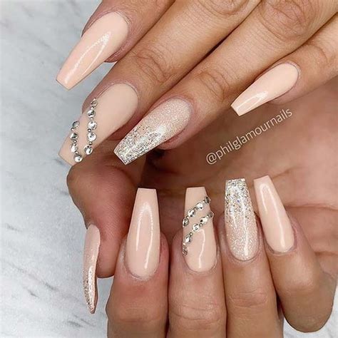 Amazing Nude Acrylic Nails To Try