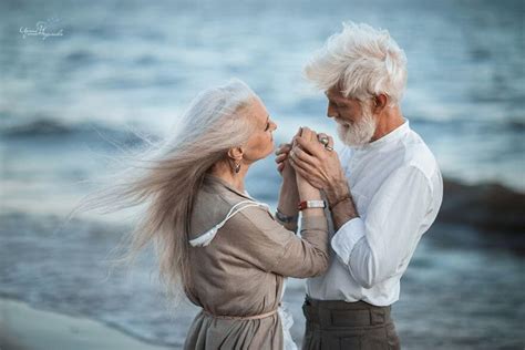 Heartwarming Pictures Of Beautiful Elderly Couple Prove That Love Has