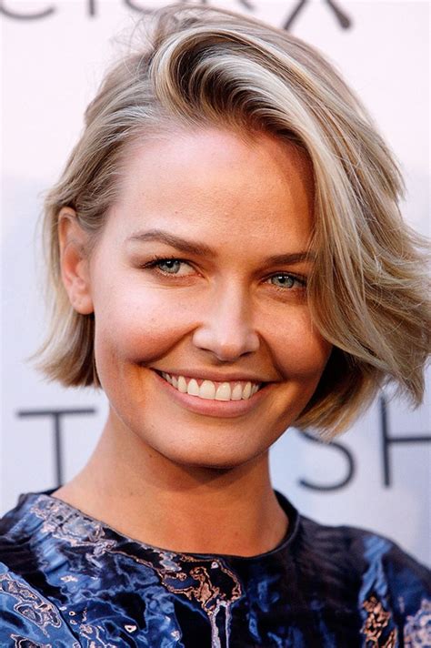 Lara worthington shows off new pixie cut in instagram video. Must-Read Styling Tips For Short Hairstyles | BEAUTY/crew
