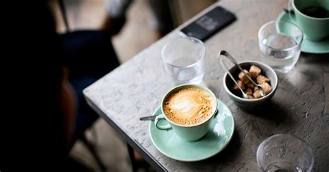 In comparison, this means the caffeine levels of instant coffee are moderate. How Much Caffeine Is in Decaf Coffee?