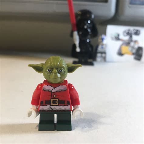 Brand New Lego Star Wars Santa Yoda From 2019 Christmas X Wing Set For