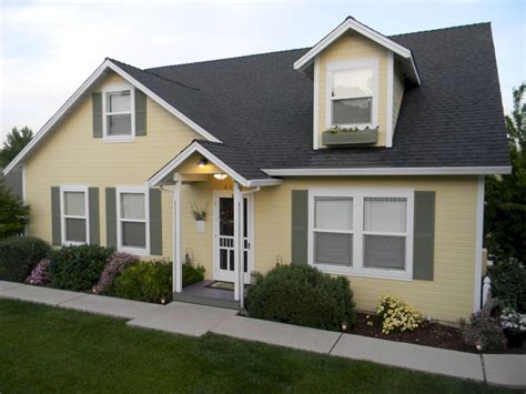 Colorplace exterior ready mixed paint is available in exterior popular colors white and black. 50+ Cool Yellow Exterior House Paint Colors http ...