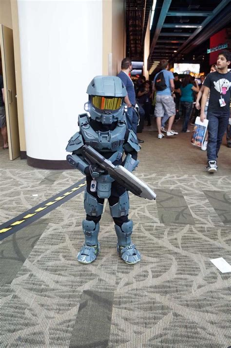 Pin By Nathan On Creative Cosplay Halo Cosplay Video Game Cosplay