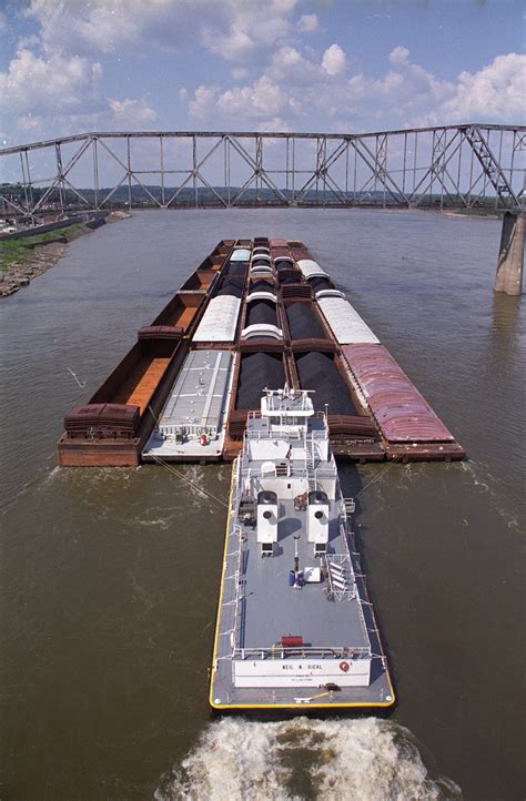Missouri River Container On Barge Service Receives Marine Highway