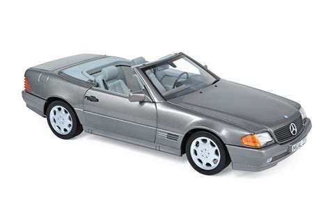 Another component of the safety concept was the sl's integral seats, which represented a technical masterpiece of design: Norev 1989 Mercedes-Benz 500 SL Cabriolet R129 Modellauto 1/18