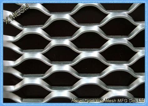 The bottom mounts into the floor. Decorative Expanded Metal Mesh , Stainless Steel Woven Wire Mesh Screen In Rolls