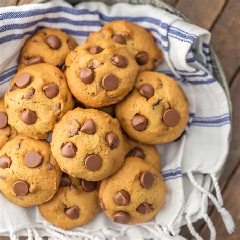 Maybe you would like to learn more about one of these? Ricetta biscotto con gocce di cioccolato (VIDEO)
