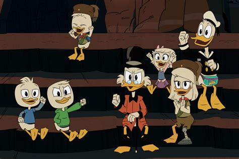 Ducktales Showrunners Discuss Season 3 Premiere Quack Pack Goofy