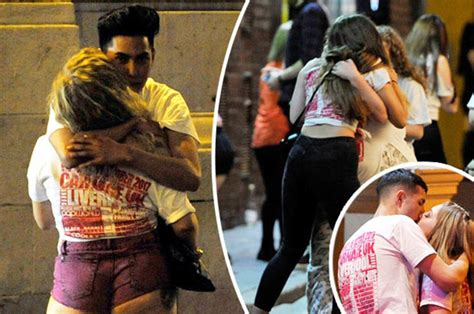 Carnage Uk Liverpool Students Cause Chaos At Biggest Bar Crawl Daily Star