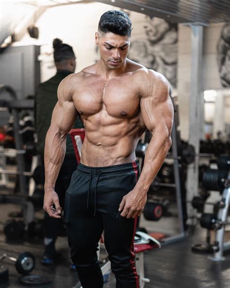 i m feelin shredded 🤙🏽 body building men body builder bodybuilding workouts