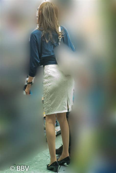 いい感じの白いタイトスカートがエロいolさん！ beauty back view tight skirt fashion skirts