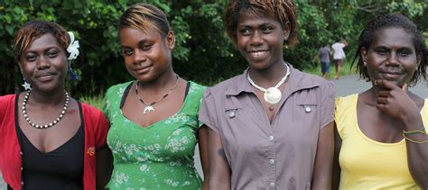 7,2 million (2012) ethnic groups: Meet the humans of Papua New Guinea