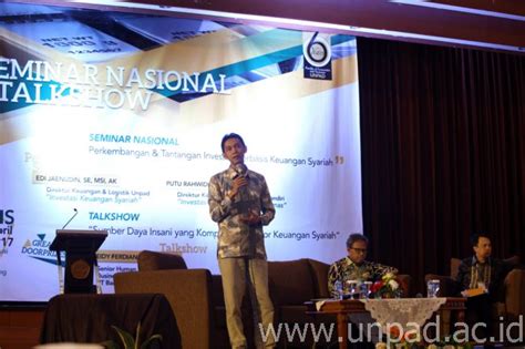Kebijakan tersebut terkait pengembangan model dan proses seleksi yang berstandar nasional dan mengacu pada prinsip adil, transparan,fleksibel, efisien, akuntabel serta sesuai. Unpad Tandatangani Mou dengan Bank Syariah Mandiri ...