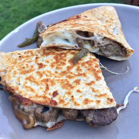 Philly cheese steak cheesy bread seems like a complicated recipe, but in less than 20 minutes it is really ready to go in the oven and is a great recipe for a crowd. Philly Cheesesteak Quesadilla's - Jackie's Clean Kitchen ...