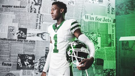 New York Jets Reveal Throwback Legacy White Uniforms