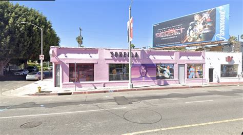 7819 7829 Melrose Ave Los Angeles Ca 90046 Marquee Corner On