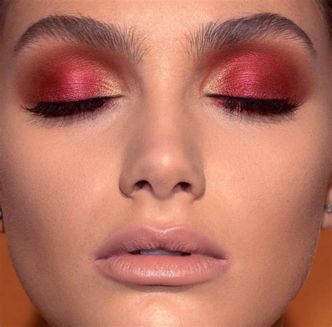 pin by 𝑬𝒌𝒂𝒕𝒆𝒓𝒊𝒏𝒂 on m a k e u p shimmery makeup makeup holiday makeup looks