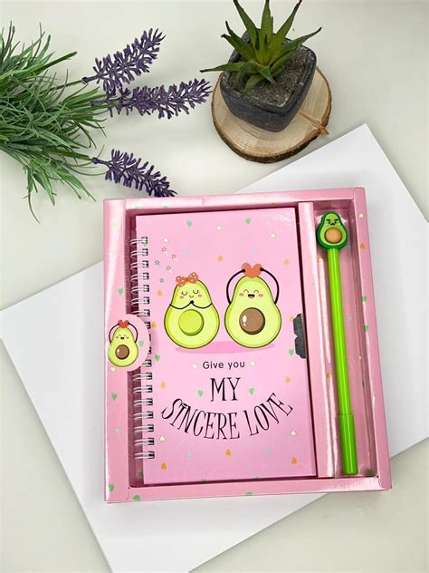 Блокнот розовый Ежедневник с авокадо Блокнот желаний с замком и ручкой Подарочный набор для