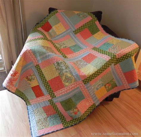 In the list below, you'll find 50 free and easy quilt patterns … Free Tutorial - Scrappy Flora Quilt by Anorina