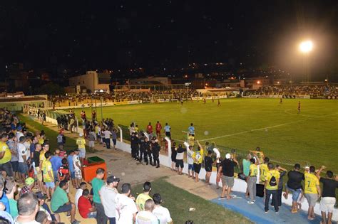 Com show no placar, são paulo humilha 4 de julho na copa do brasil. Picos empata com 4 de Julho em casa e torcida deixa ...