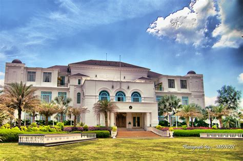 Bangunan ini didirikan mengikut senibina masyarakat. Istana Seri Menanti | MNJ545 | Flickr