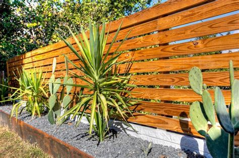 Incredible Privacy Wall Planter Design Ideas HOMISHOME