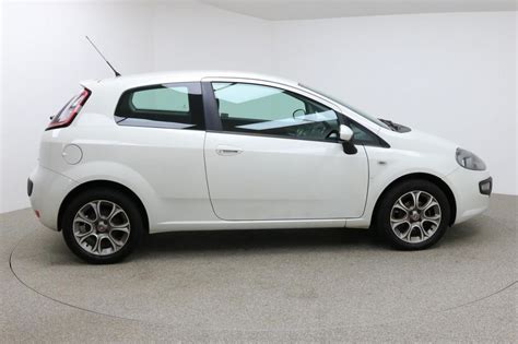 Used 2010 White Fiat Punto Evo Hatchback 14 Gp 3d 77 Bhp For Sale In