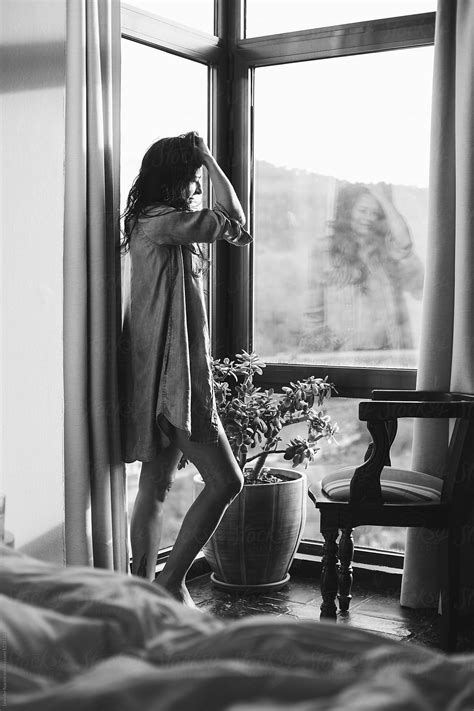 Mother And Daughter Looking Out Of Window Free Photo My Xxx Hot Girl