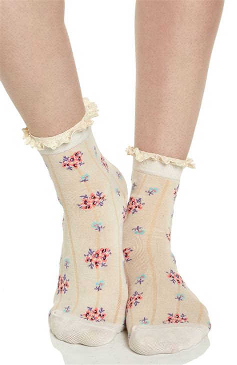 Floral Frill Socks In Beige DAILYLOOK