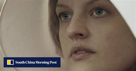 elisabeth moss wins 2017 emmy for best drama actor in ‘the handmaid s tale south china