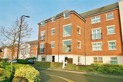 Check spelling or type a new query. 2 bedroom flat to rent, Tobermory Close, Langley, Slough ...