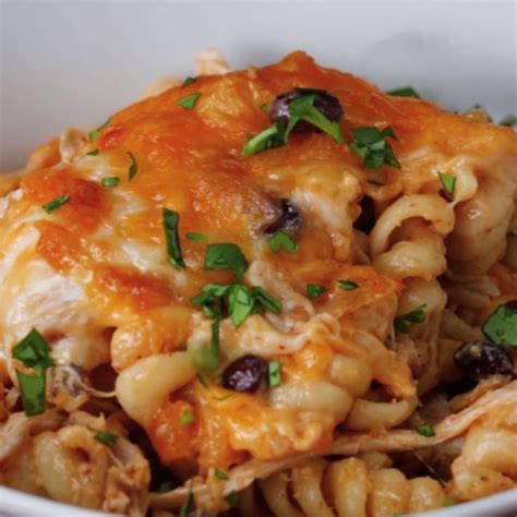 Pat chicken dry on both sides with a paper towel. Southwest Chicken Alfredo Pasta Bake | Chicken alfredo ...