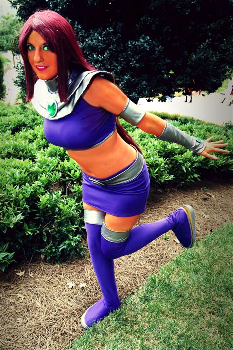 Starfire Cosplays That Look A Thousand Times Better Than The Titans Live Action Show