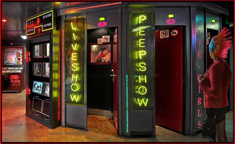The Sex Palace Peepshow For Decades Peepshows Were Cro Flickr