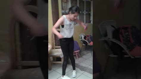 Mi Hermana Mayor Bailando A Lo Sexi Youtube