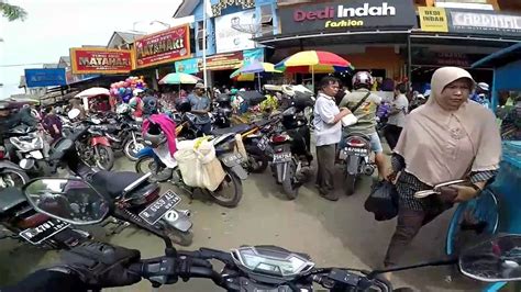 Sebagaimana disinggung di awal bahwa ada cukup banyak makanan khas jawa tengah yang bisa menjadi daftar makanan favorit anda. Prepegan di Pasar Ajibarang, Kec. Ajibarang, Kab. Banyumas ...