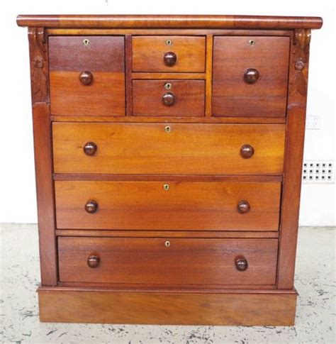 Antique Cedar Chest Of Drawers With Four Short And Three Long Chests